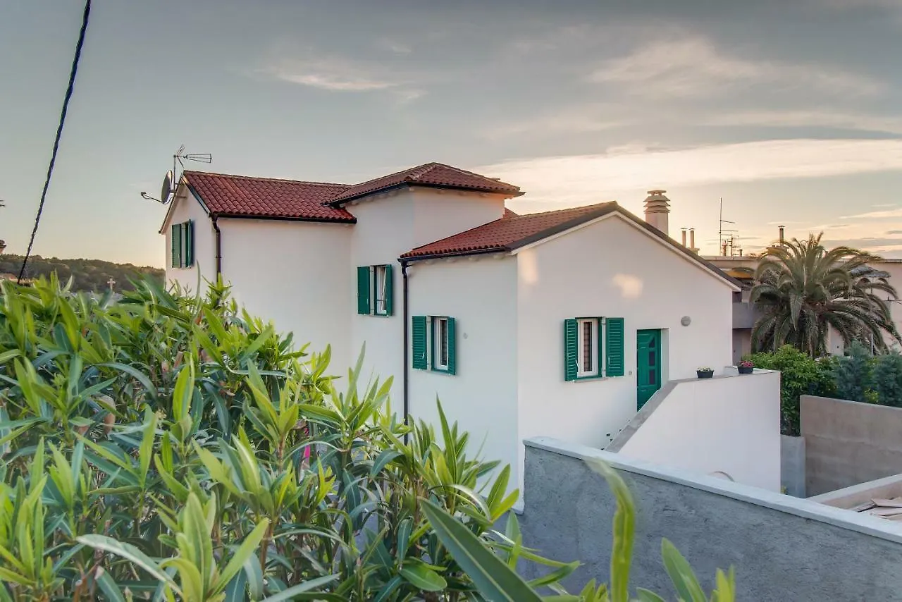 Apartment Apartman Leon & Rent A Quad Mali Losinj Croatia